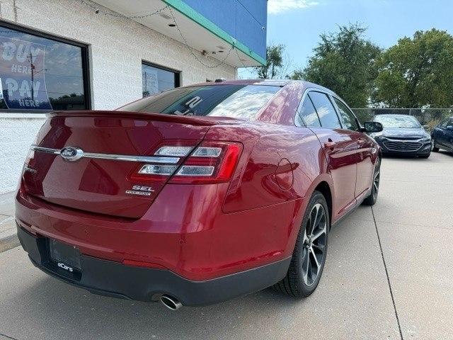 Ford Taurus 4dr Sdn SEL FWD 2016