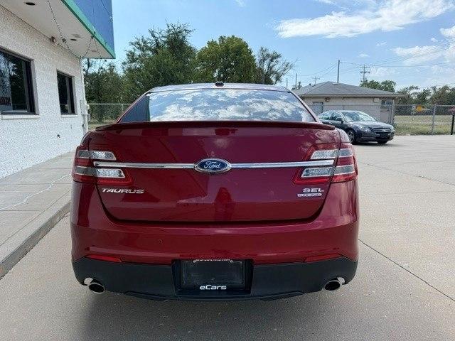 Ford Taurus 4dr Sdn SEL FWD 2016
