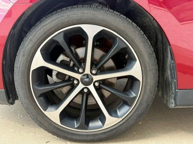 Ford Taurus 4dr Sdn SEL FWD 2016
