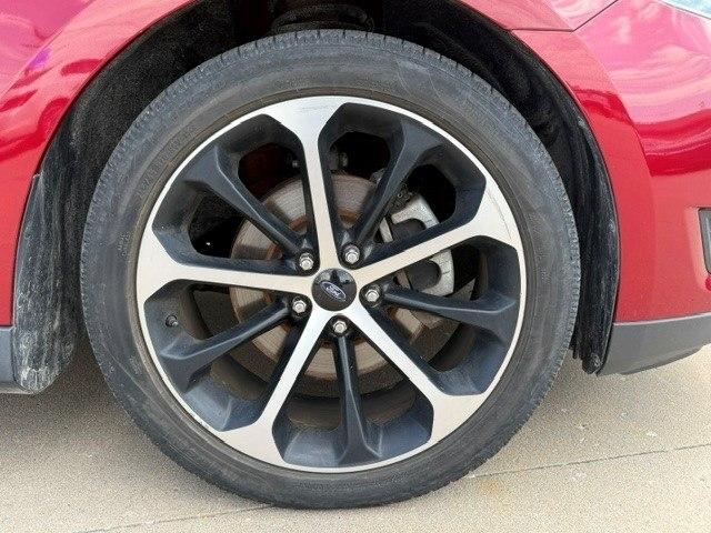 Ford Taurus 4dr Sdn SEL FWD 2016