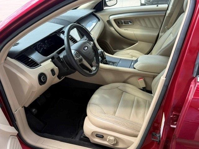 Ford Taurus 4dr Sdn SEL FWD 2016