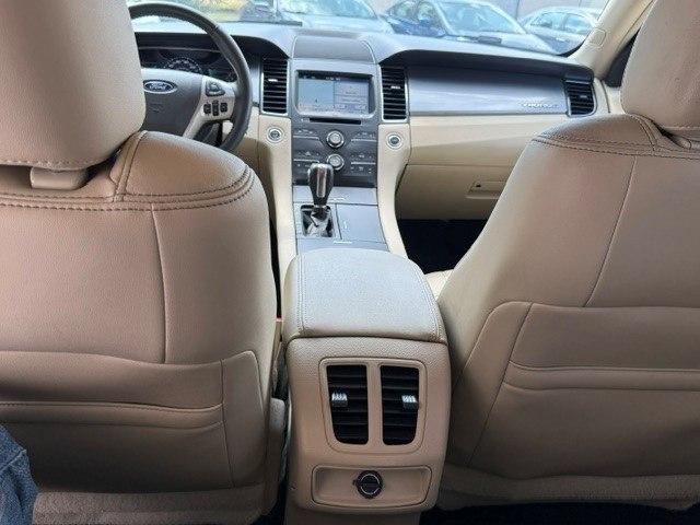 Ford Taurus 4dr Sdn SEL FWD 2016