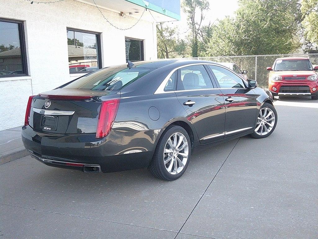 Cadillac XTS 4dr Sdn Luxury AWD 2013