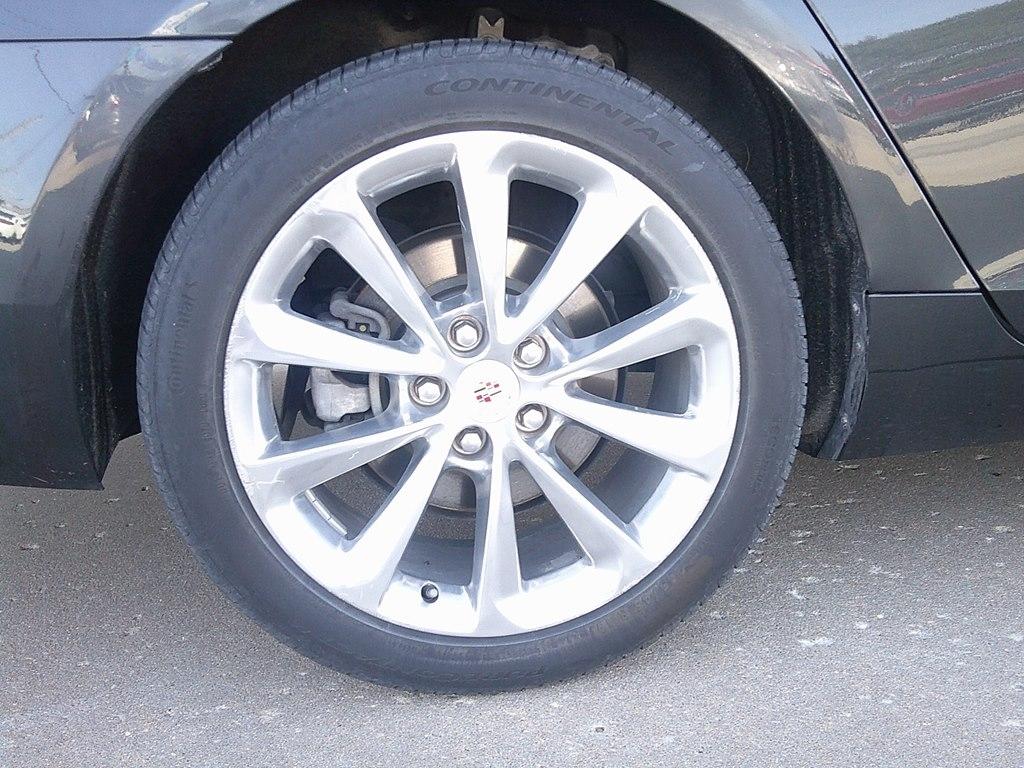 Cadillac XTS 4dr Sdn Luxury AWD 2013