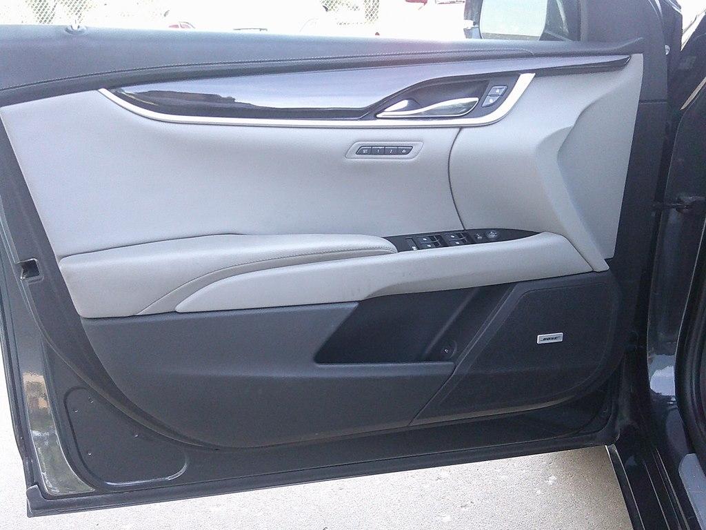 Cadillac XTS 4dr Sdn Luxury AWD 2013
