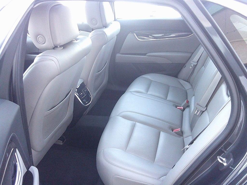 Cadillac XTS 4dr Sdn Luxury AWD 2013