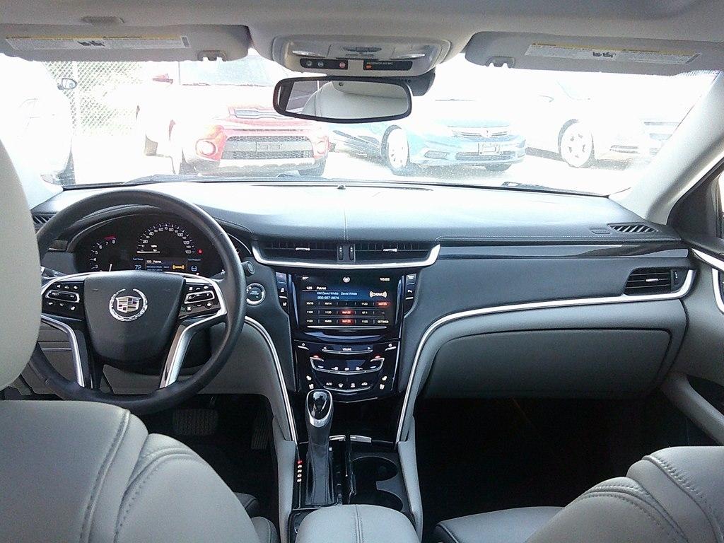 Cadillac XTS 4dr Sdn Luxury AWD 2013