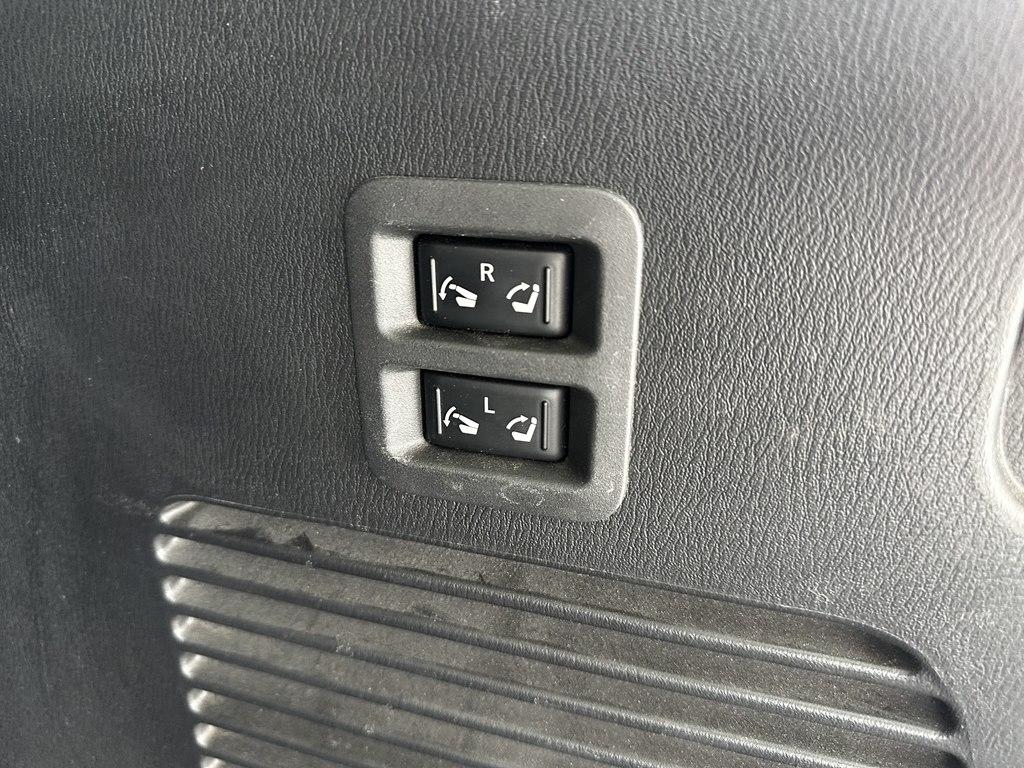 Nissan Armada 4x2 SV 2018