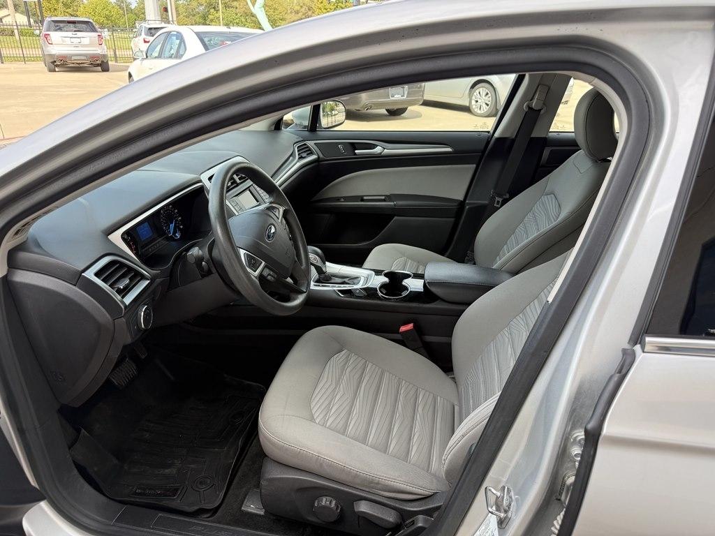 Ford Fusion 4dr Sdn S FWD 2016