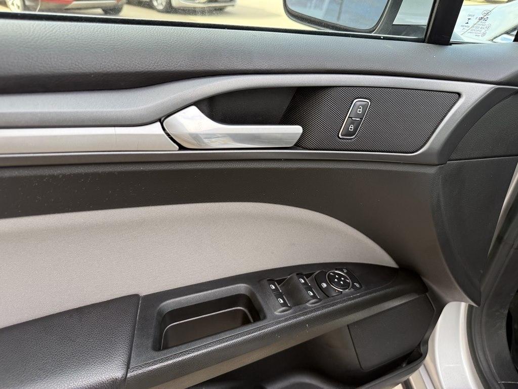 Ford Fusion 4dr Sdn S FWD 2016