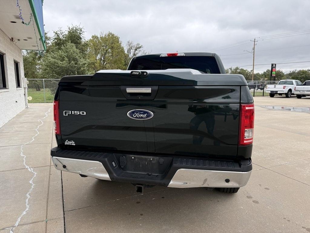 Ford F-150 4WD SuperCrew 145" Lariat 2015