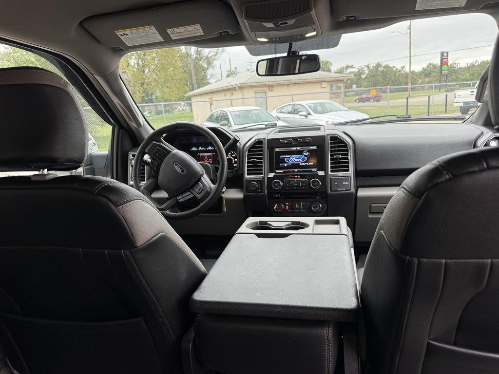 Ford F-150 4WD SuperCrew 145" Lariat 2015