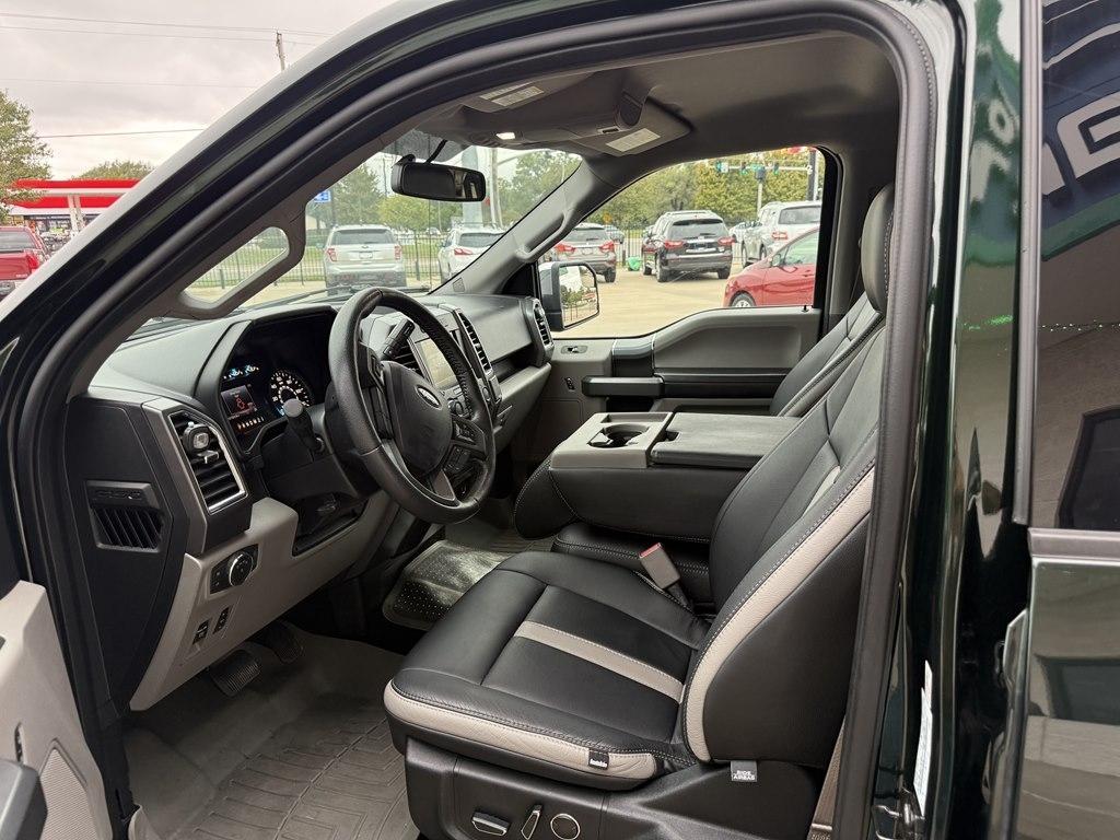 Ford F-150 4WD SuperCrew 145" Lariat 2015