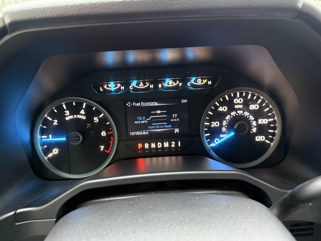 Ford F-150 4WD SuperCrew 145" Lariat 2015
