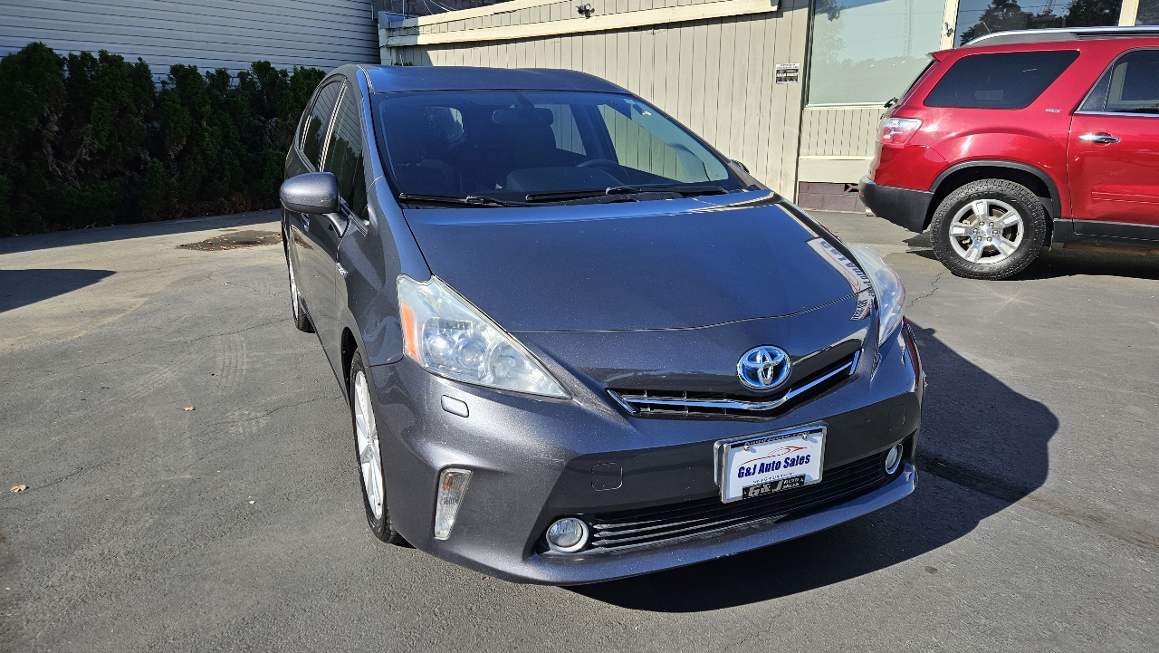2012 Toyota Prius V Five photo 4