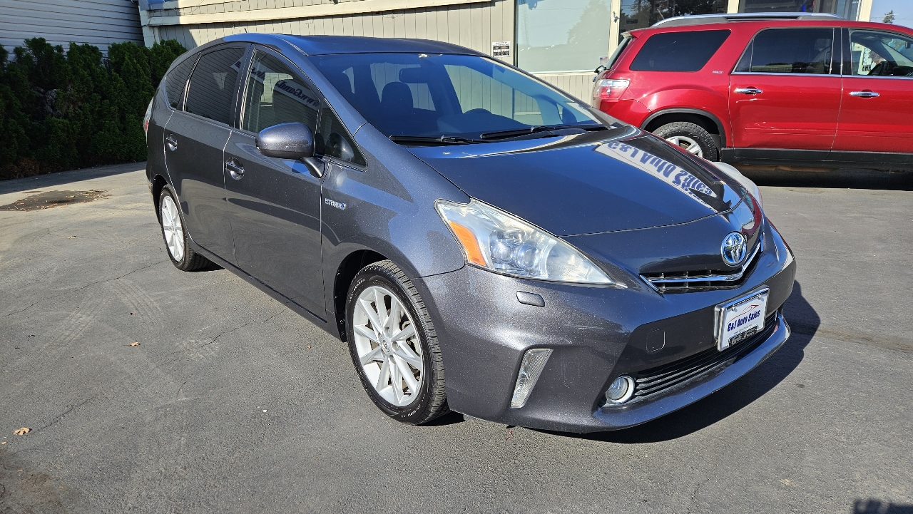2012 Toyota Prius V Five photo 5