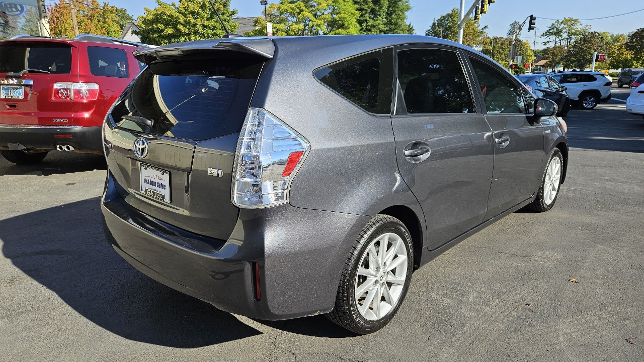 2012 Toyota Prius V Five photo 8