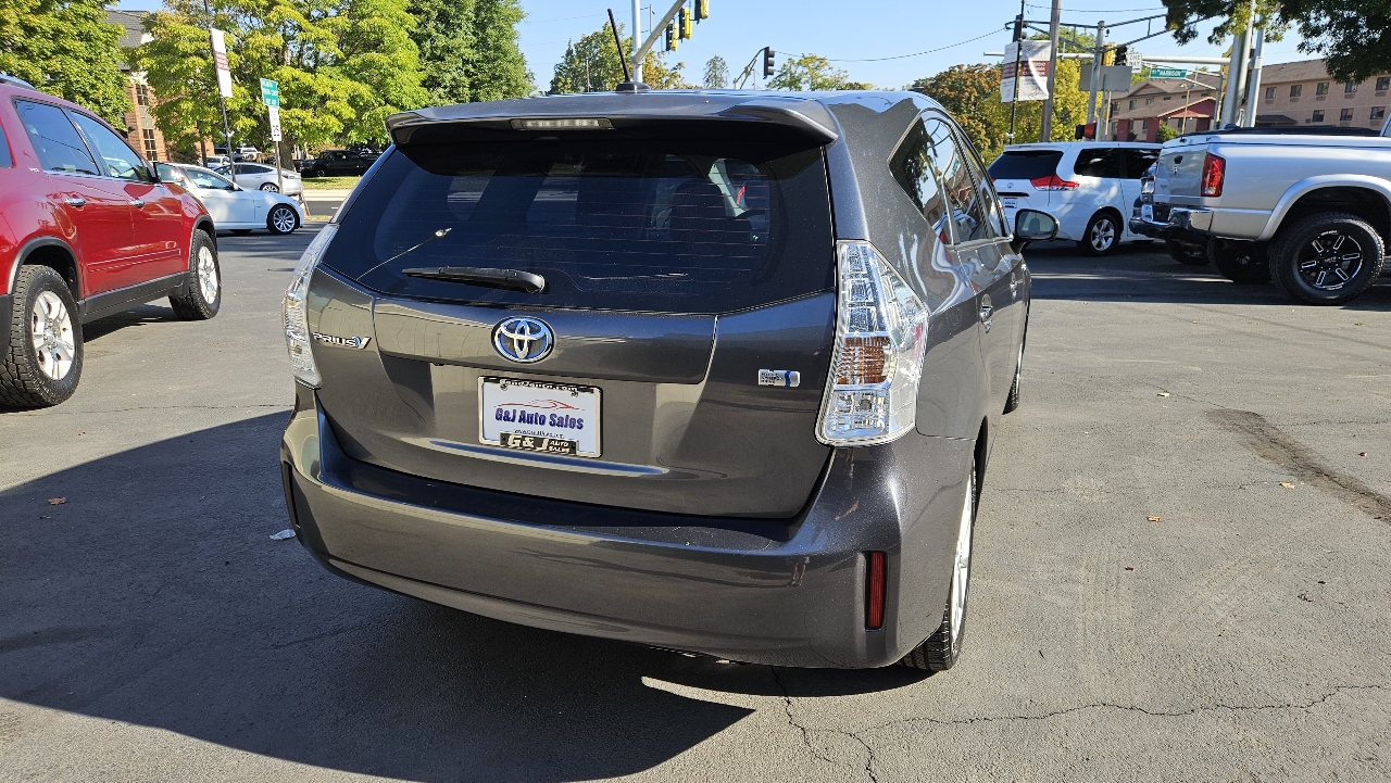 2012 Toyota Prius V Five photo 9