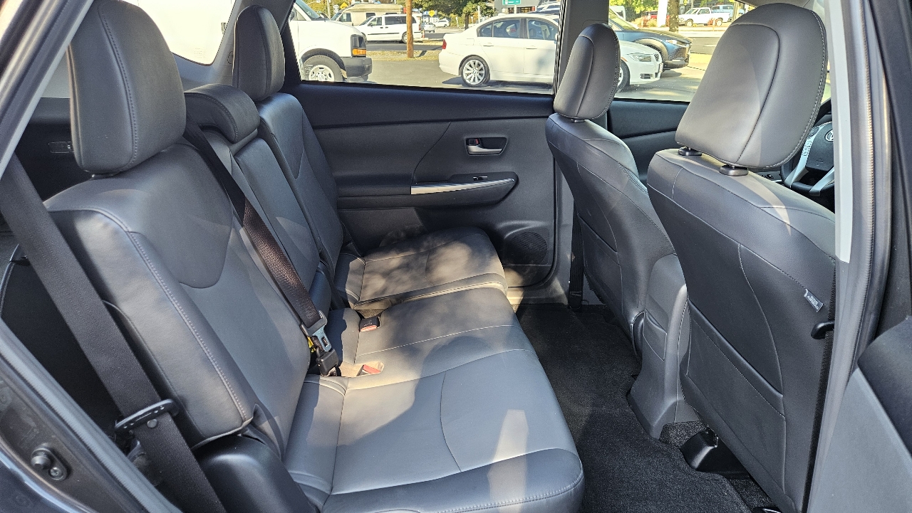 2012 Toyota Prius V Five photo 15