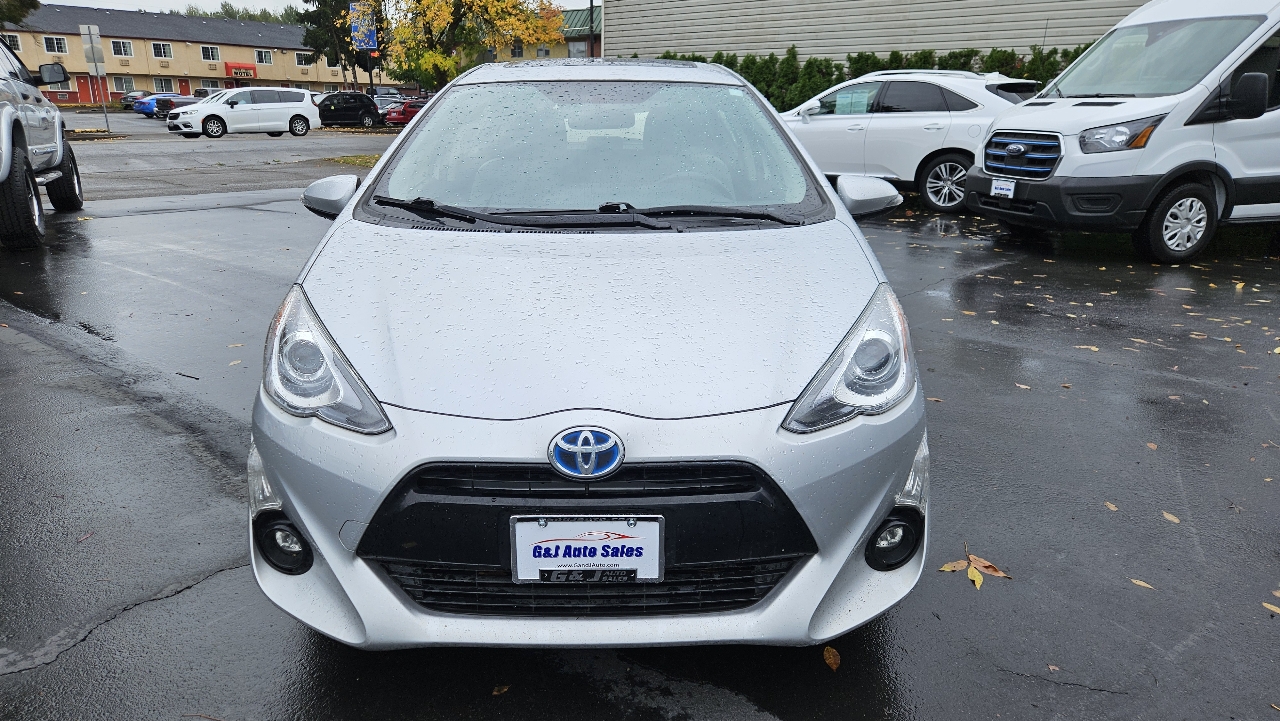 2015 Toyota Prius C Four photo 4