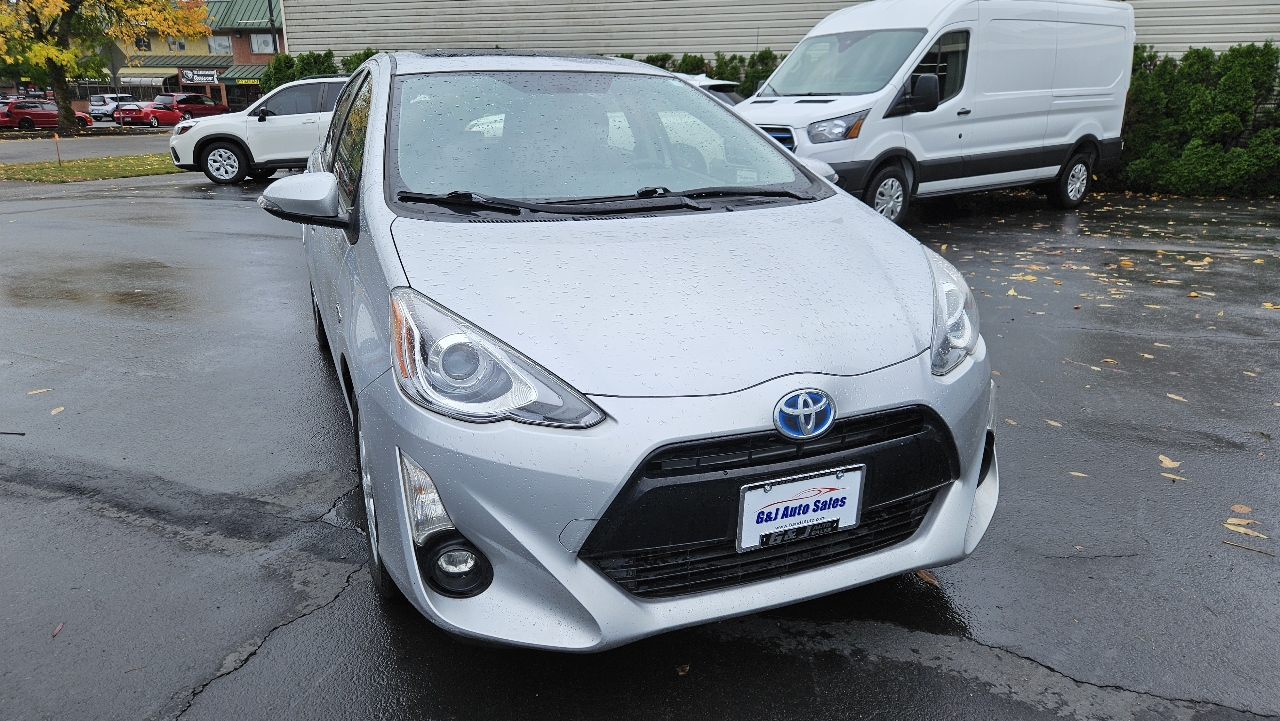 2015 Toyota Prius C Four photo 5
