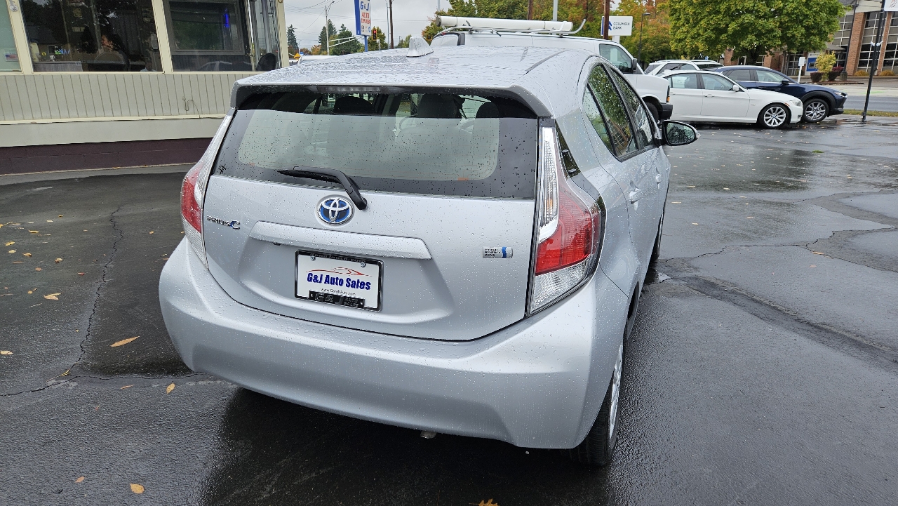 2015 Toyota Prius C Four photo 10