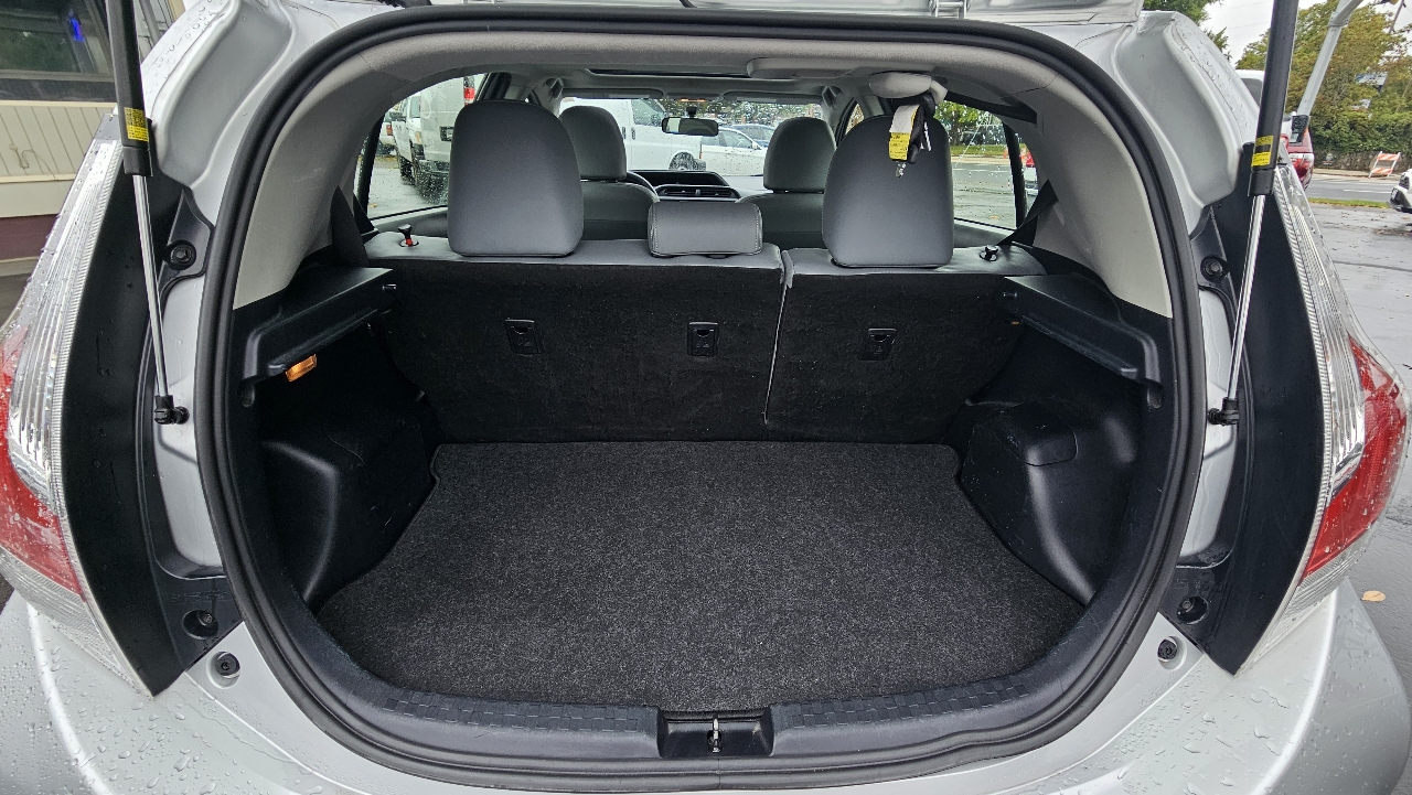 2015 Toyota Prius C Four photo 19