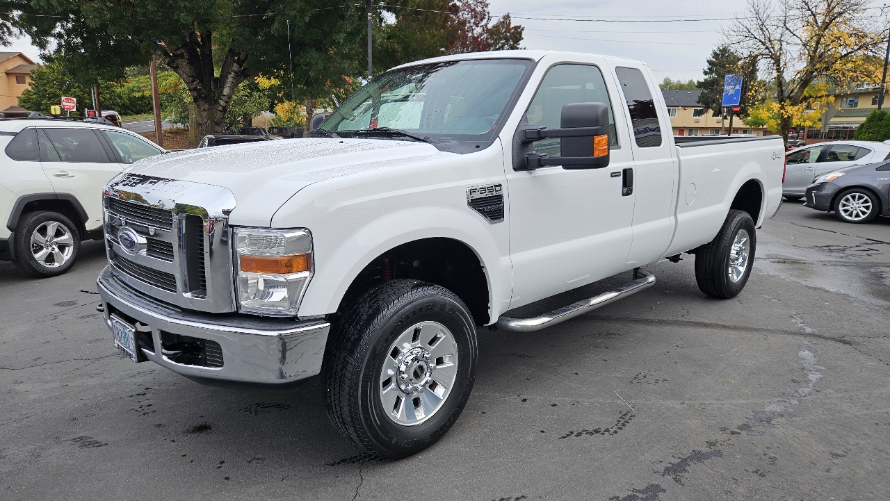 2008 Ford F-350 XLT photo 2