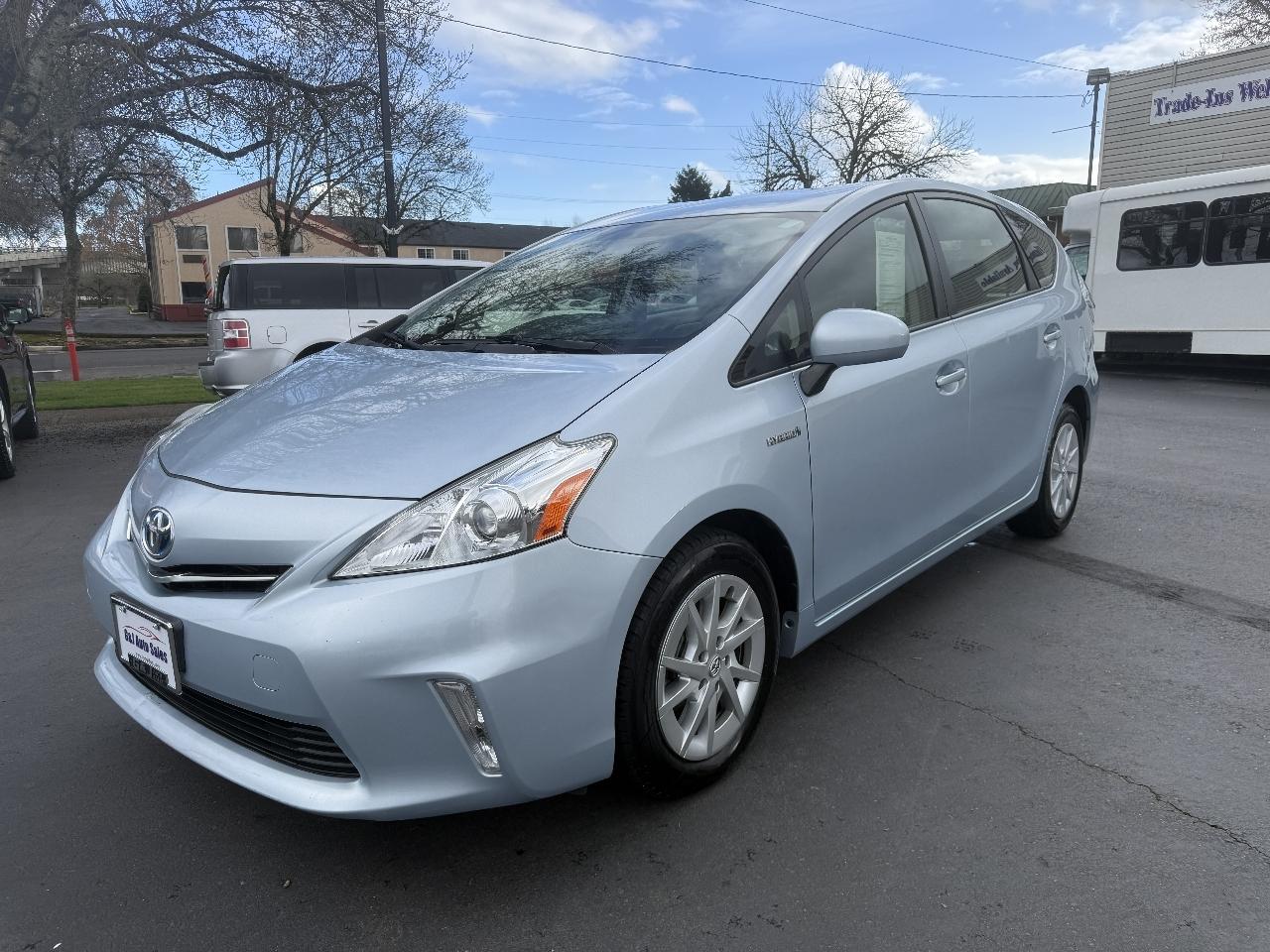 Toyota Prius V Two 2014