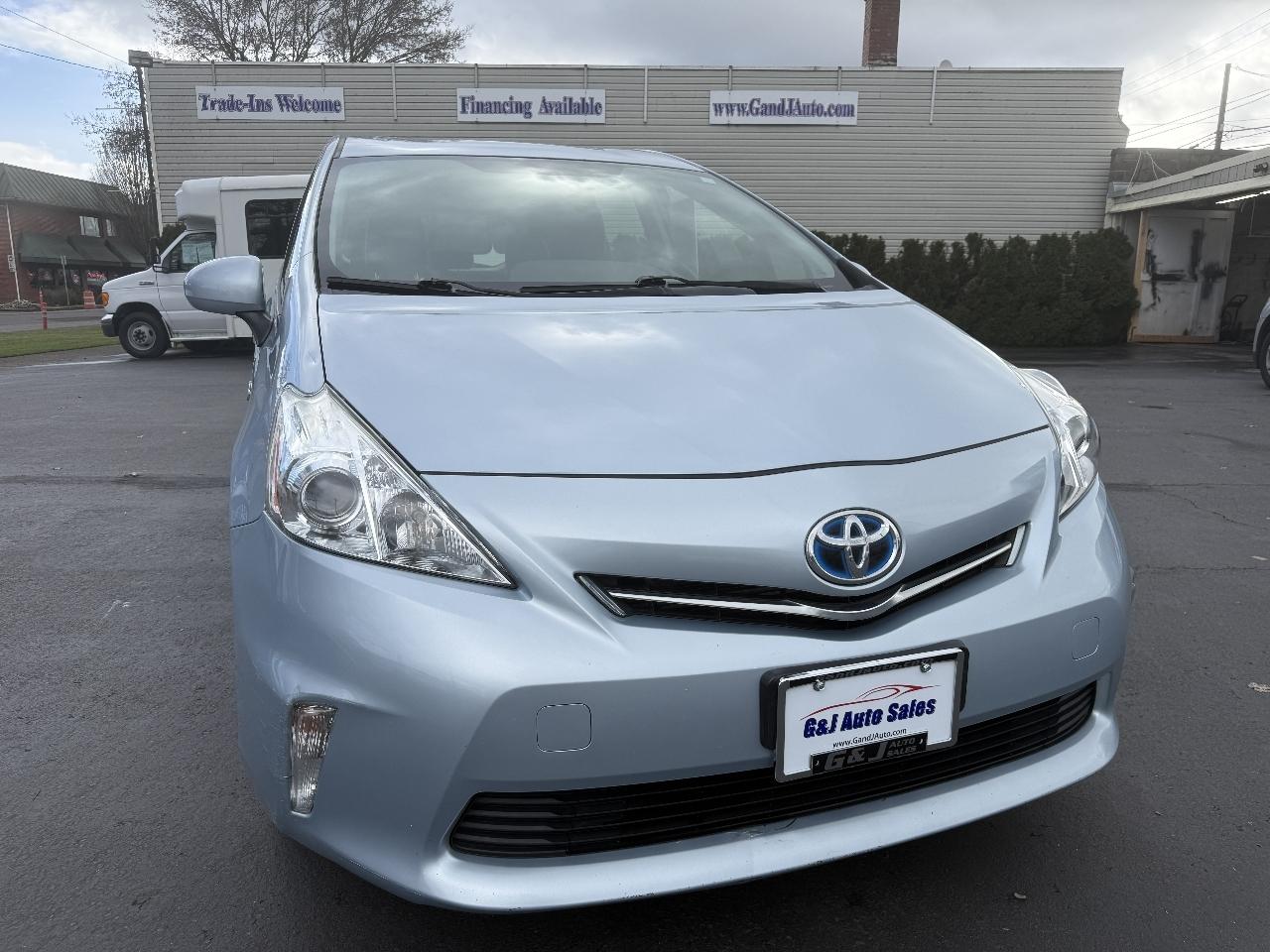 Toyota Prius V Two 2014