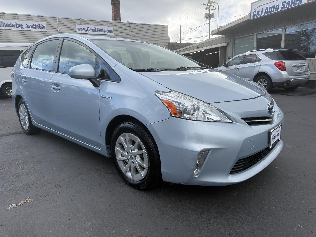 Toyota Prius V Two 2014