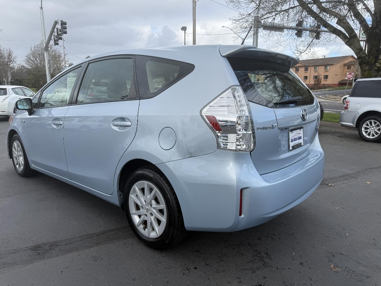 Toyota Prius V Two 2014