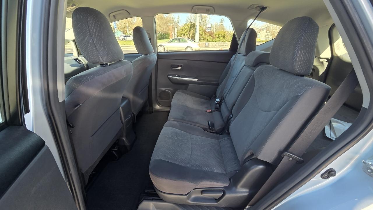 Toyota Prius V Two 2014