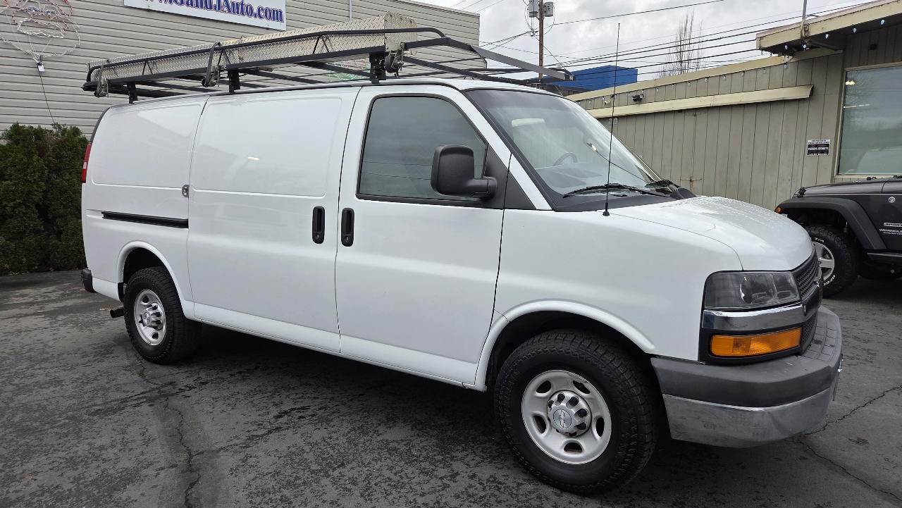 Chevrolet Express Cargo Van RWD 3500 135" 2016