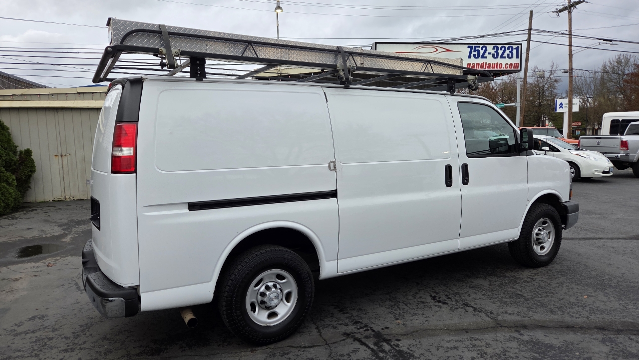 Chevrolet Express Cargo Van RWD 3500 135" 2016