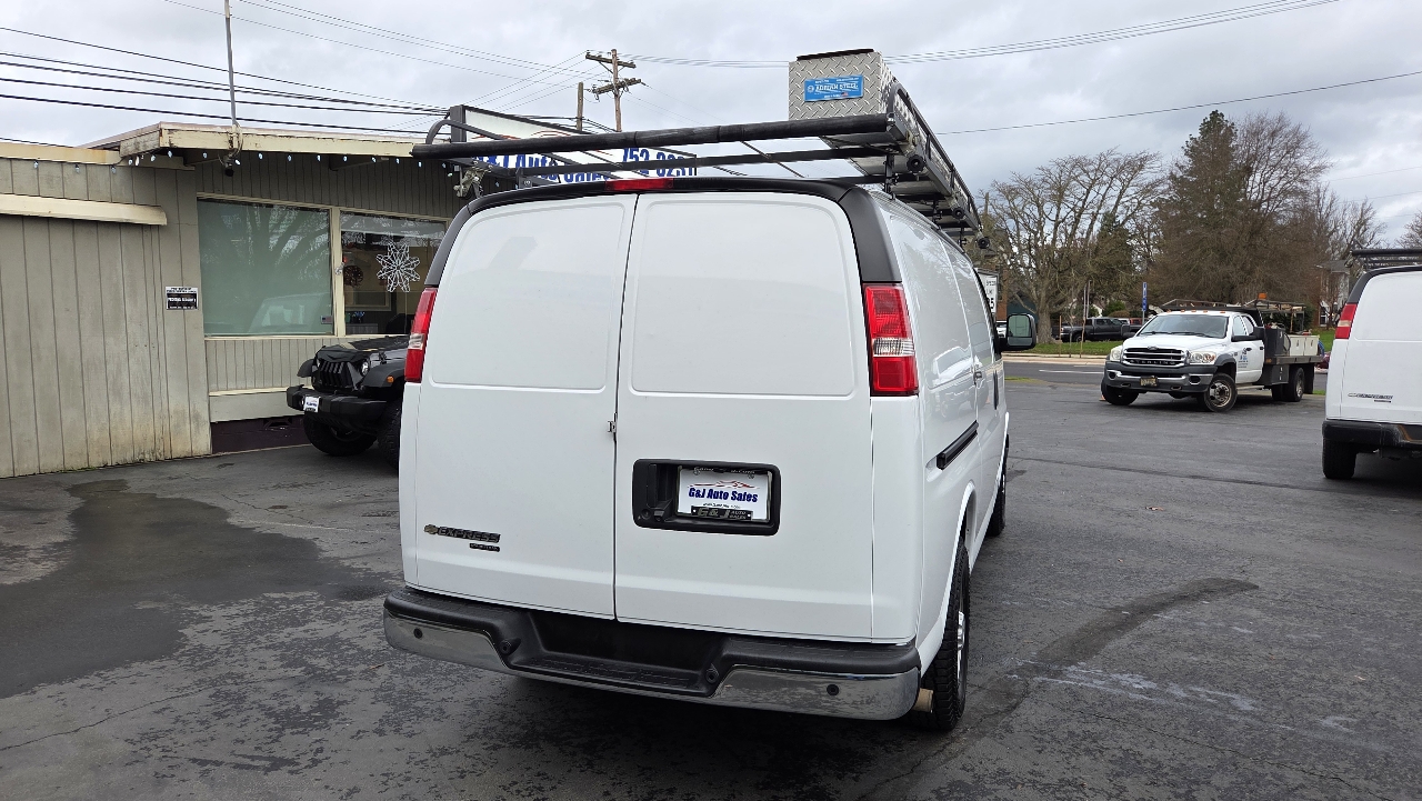 Chevrolet Express Cargo Van RWD 3500 135" 2016