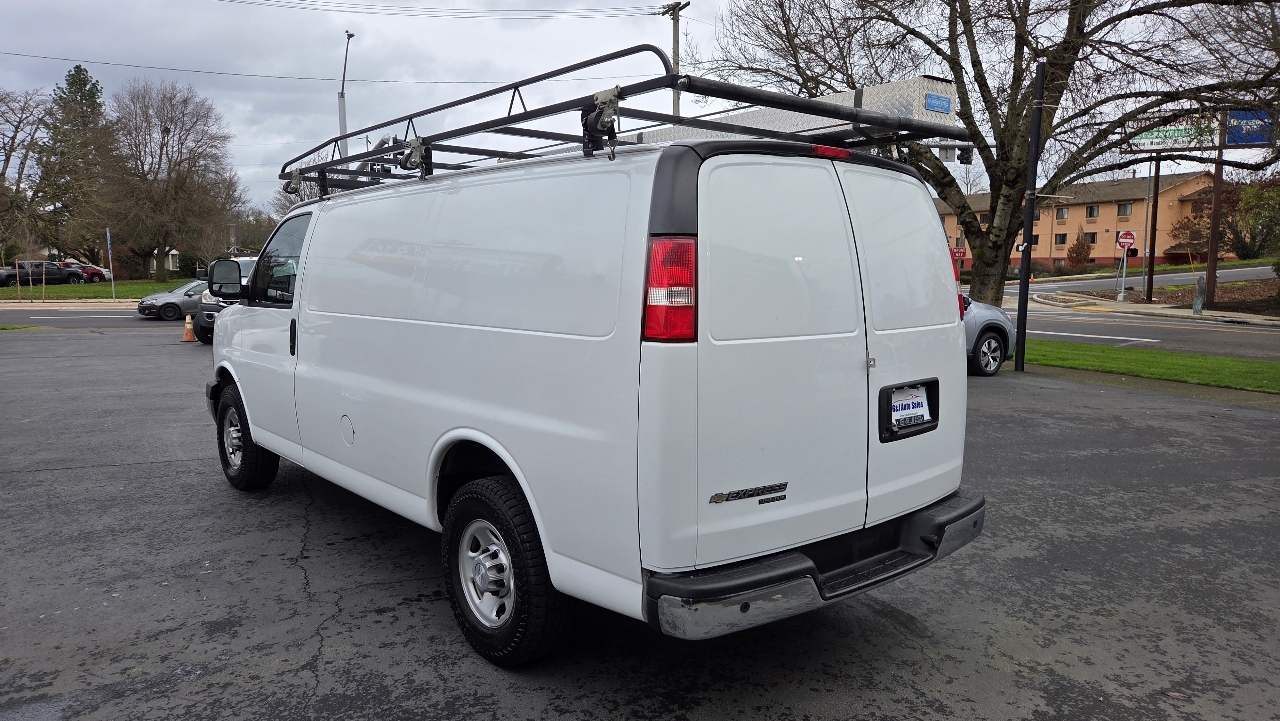 Chevrolet Express Cargo Van RWD 3500 135" 2016