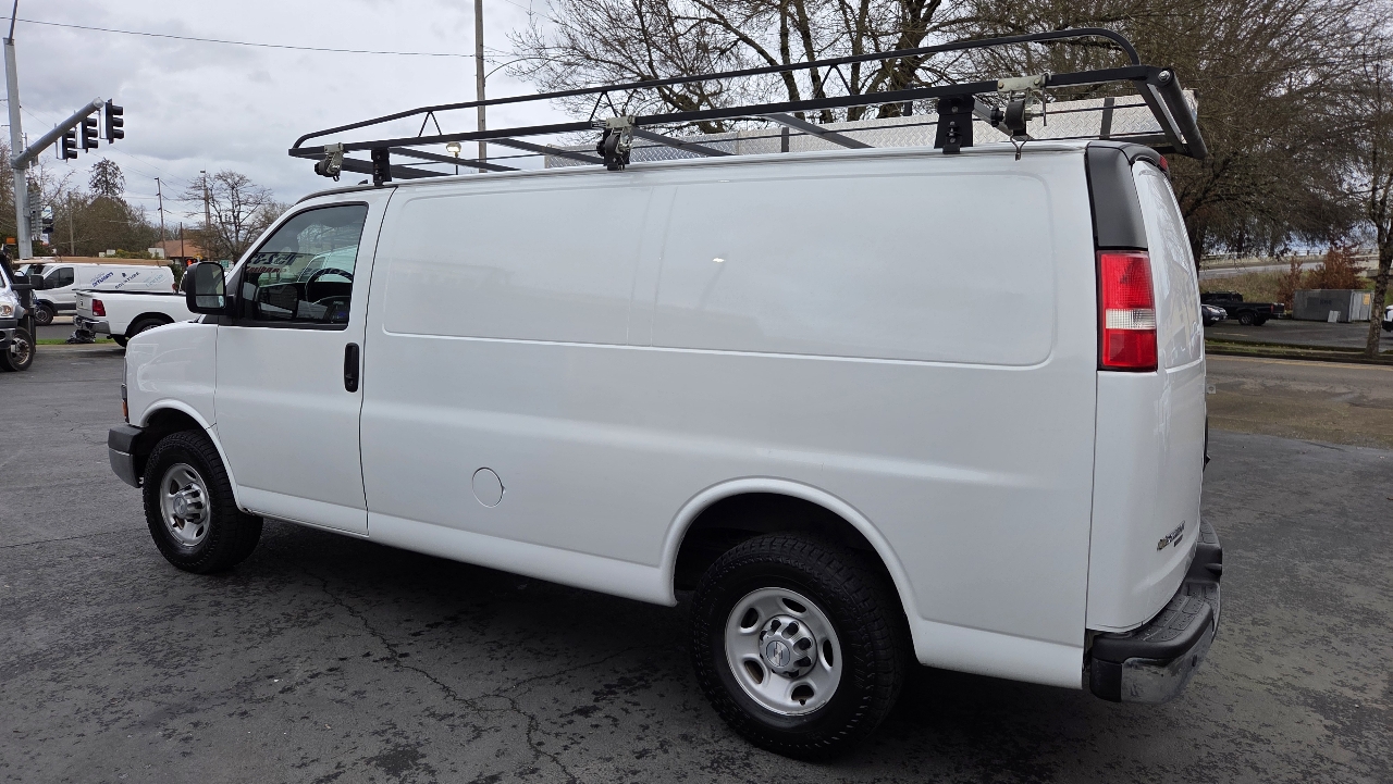 Chevrolet Express Cargo Van RWD 3500 135" 2016