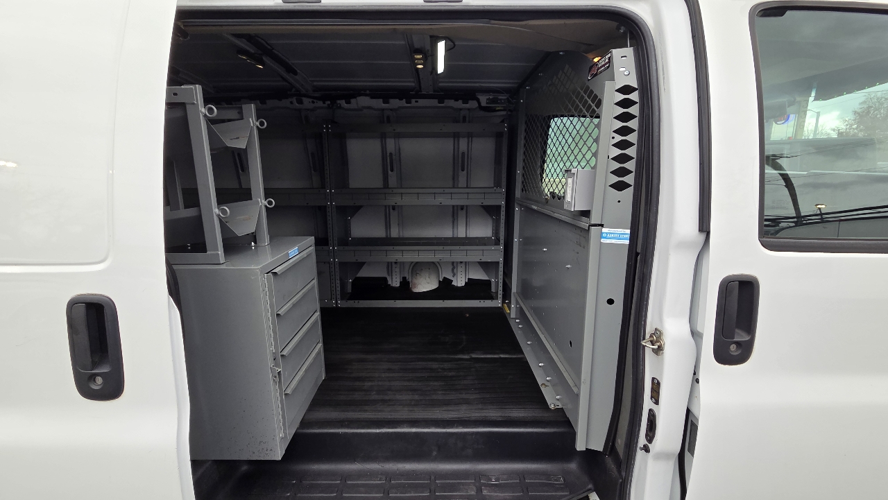 Chevrolet Express Cargo Van RWD 3500 135" 2016