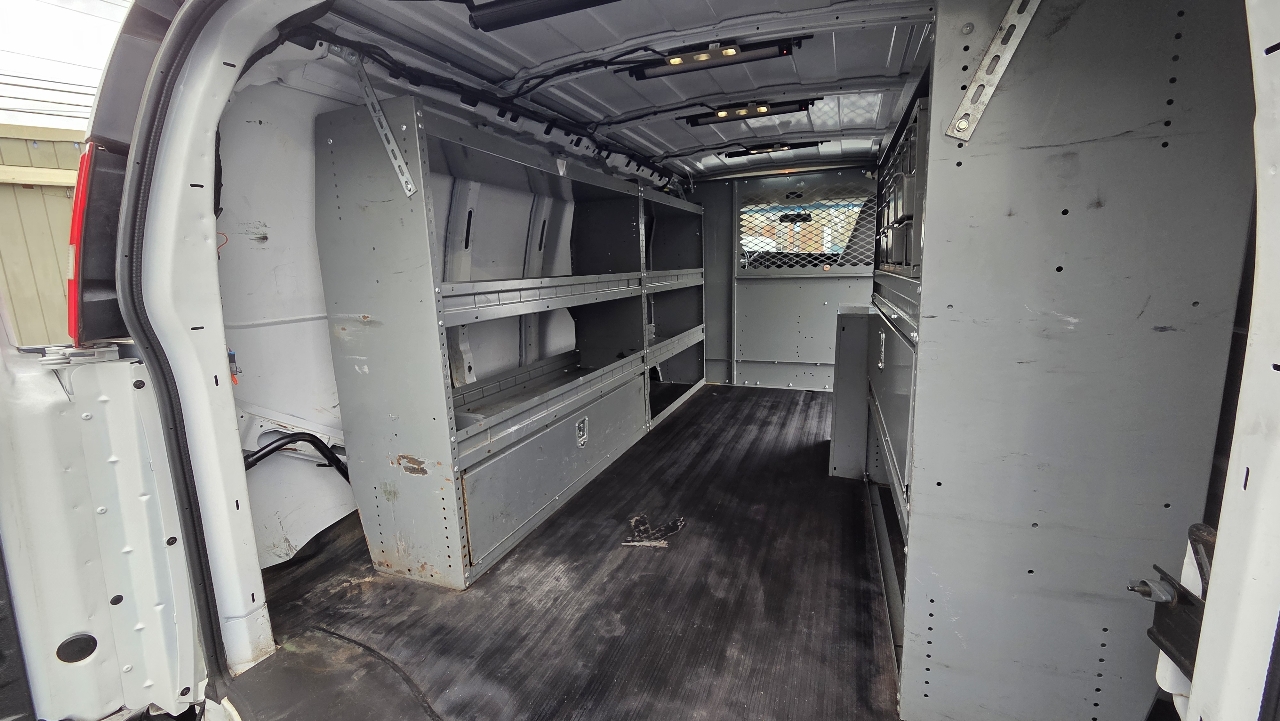 Chevrolet Express Cargo Van RWD 3500 135" 2016