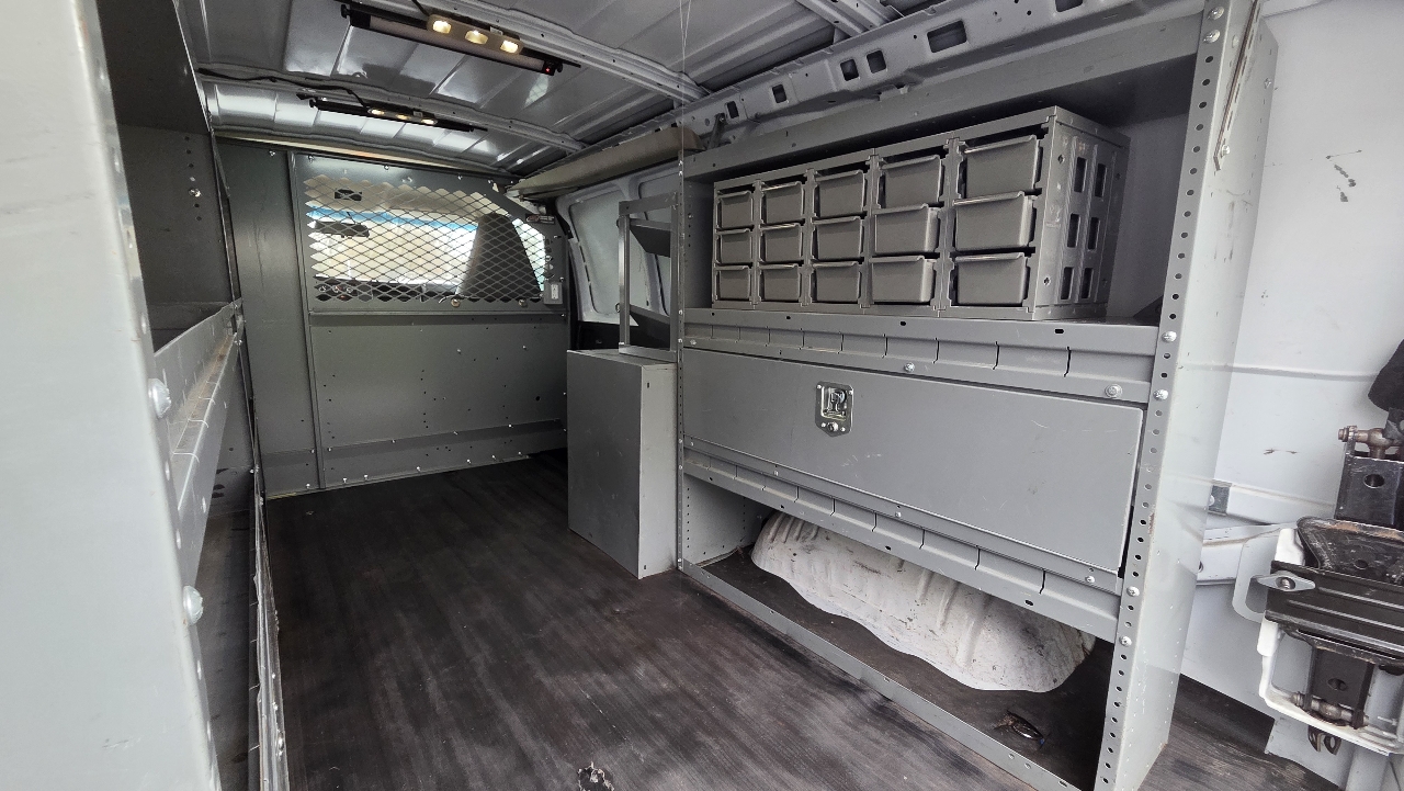 Chevrolet Express Cargo Van RWD 3500 135" 2016