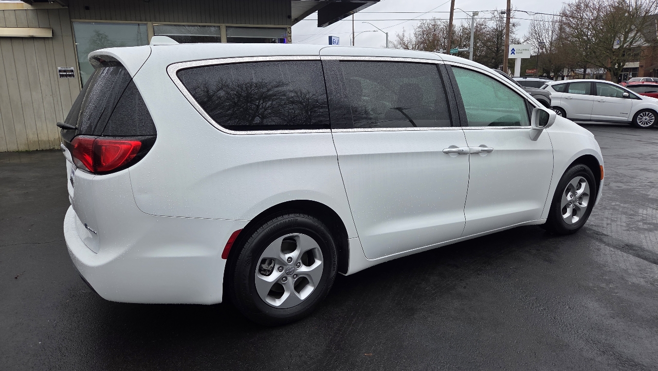 Chrysler Pacifica Hybrid Touring Plus FWD 2017