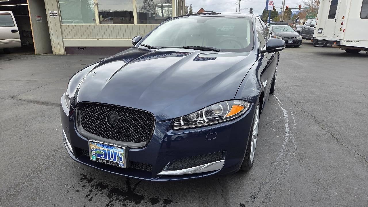 Jaguar XF  2013