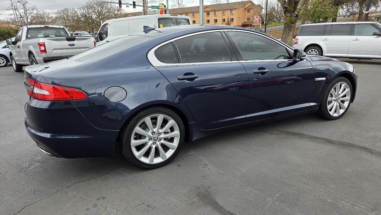 Jaguar XF  2013