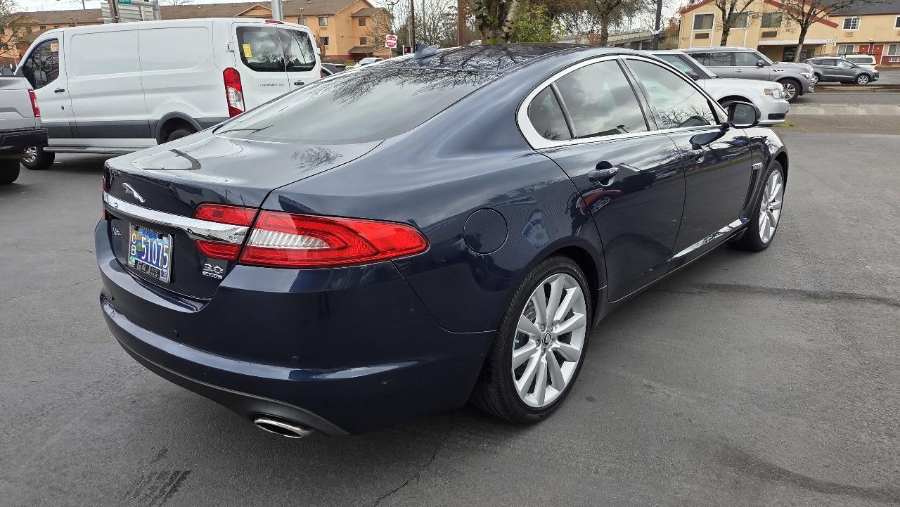 Jaguar XF  2013