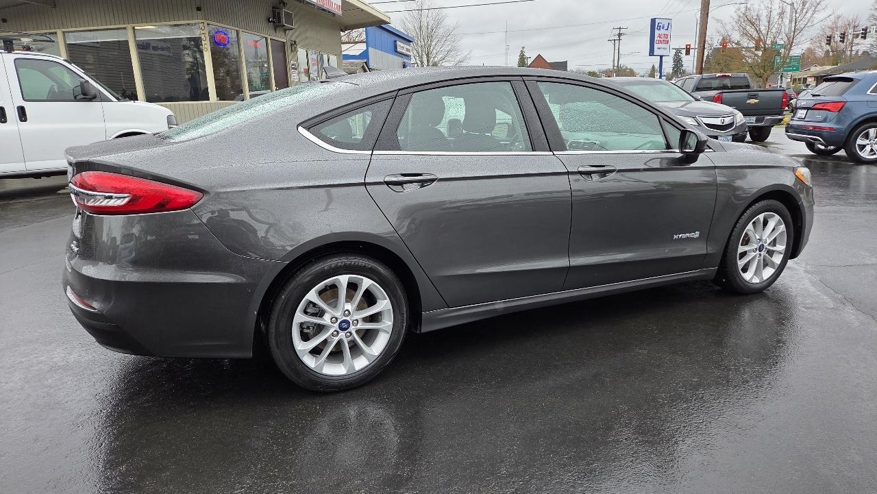 Ford Fusion Hybrid SE FWD 2019