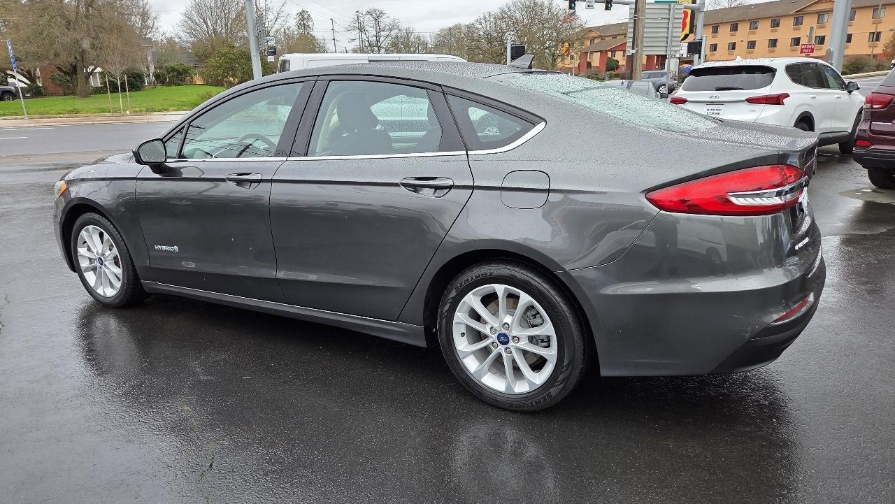 Ford Fusion Hybrid SE FWD 2019