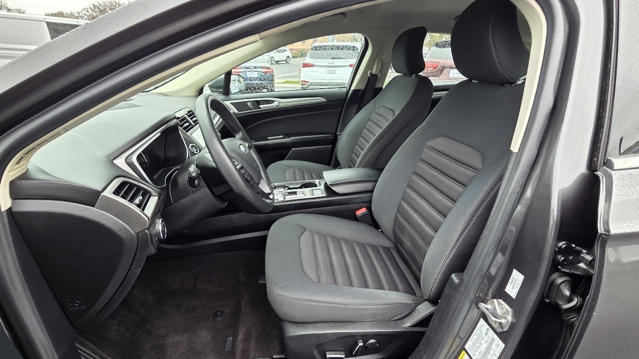 Ford Fusion Hybrid SE FWD 2019