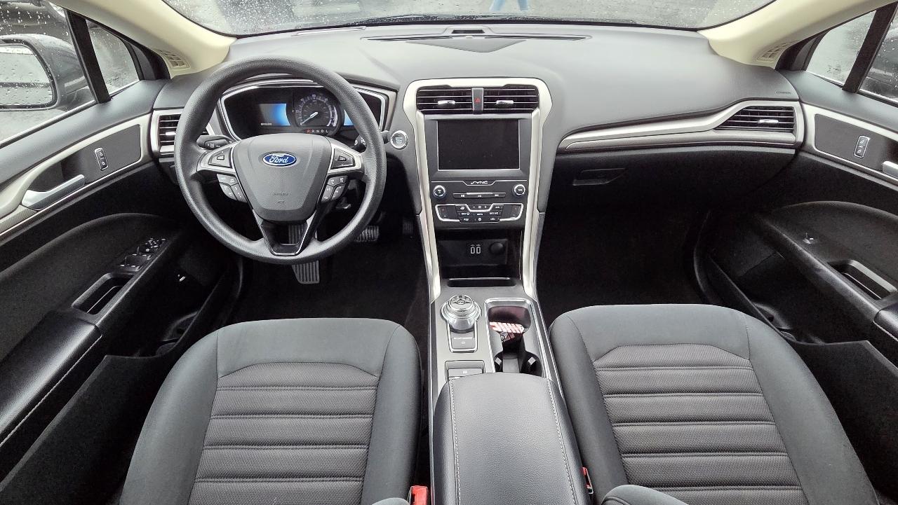 Ford Fusion Hybrid SE FWD 2019