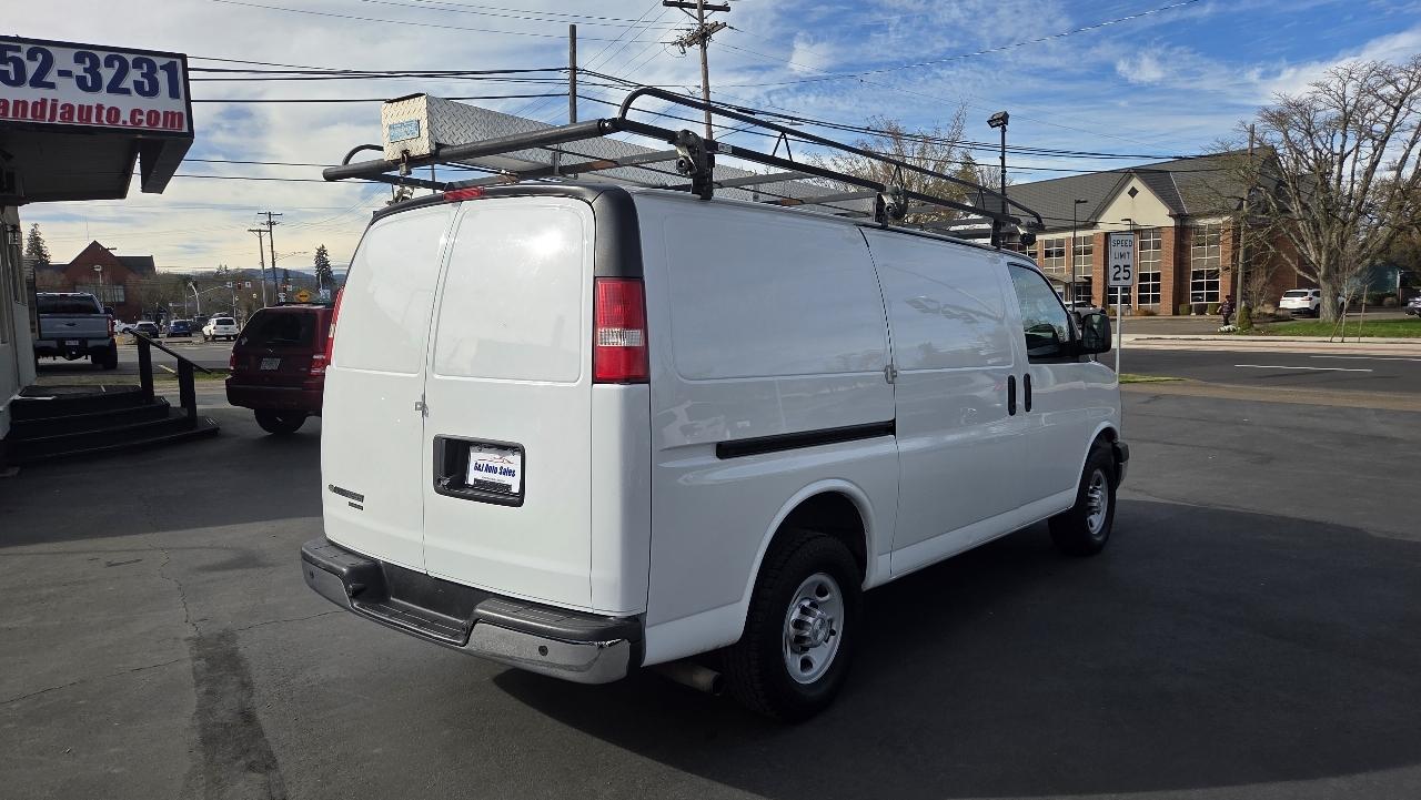 Chevrolet Express Cargo Van RWD 3500 135" 2015